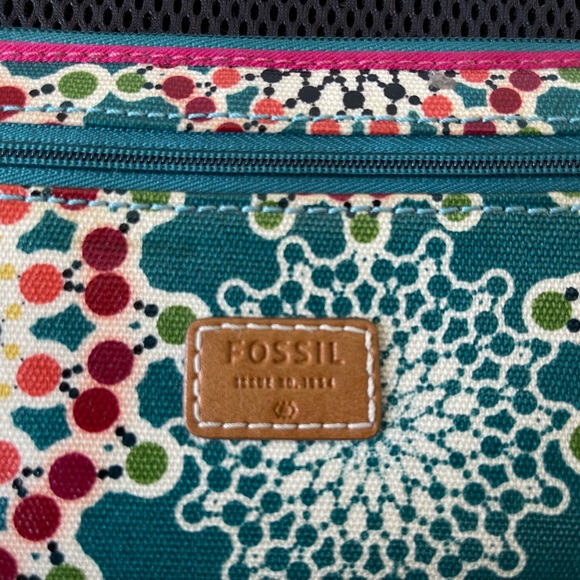 EUC Fossil Floral Print Wallet - Picture 3 of 6